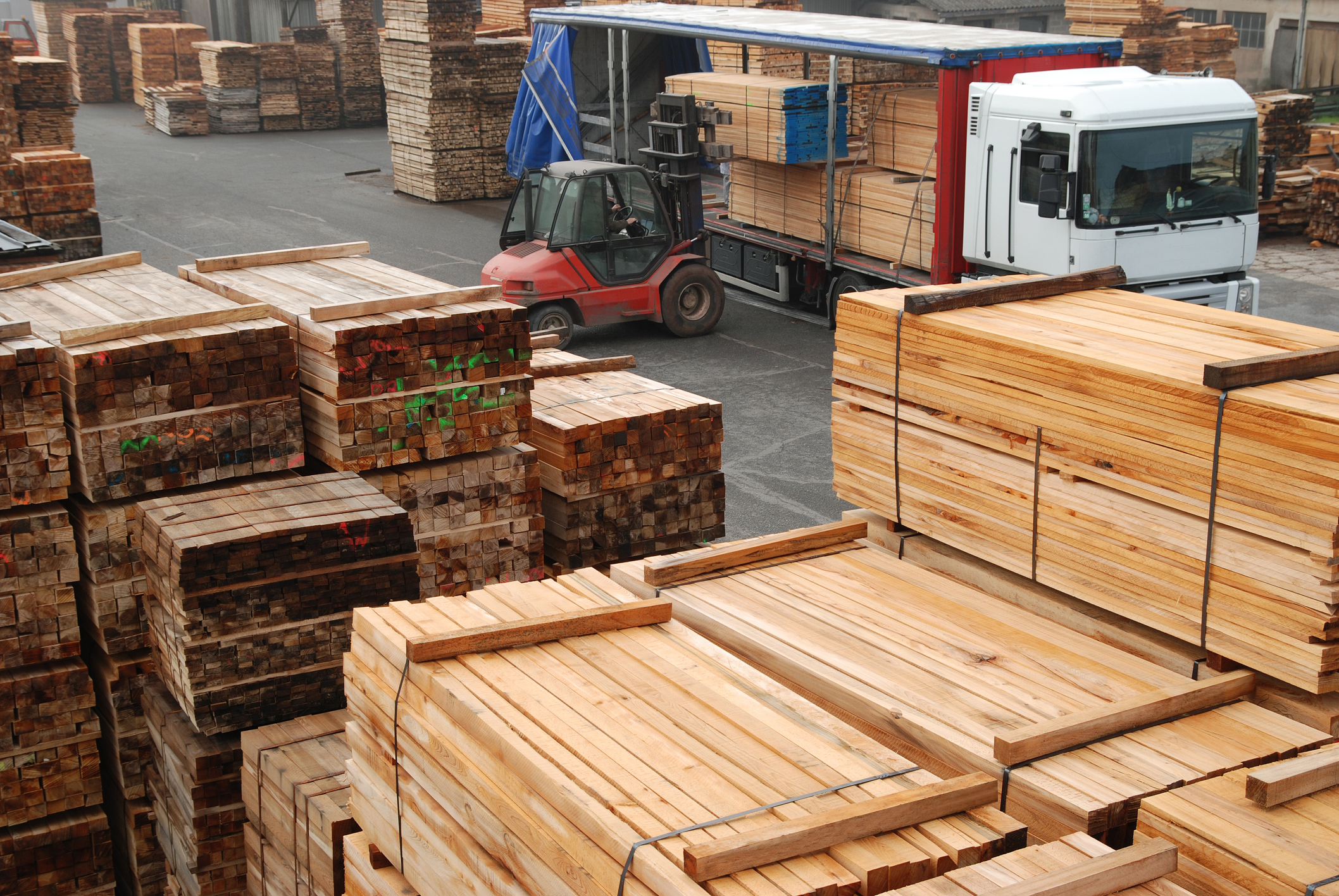Holzhandel Stoltz aus Marxen Auetal für Bau & Garten